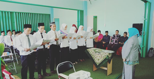 Rektor UMSB Kukuhkan 23 Dosen dan Karyawan Tetap