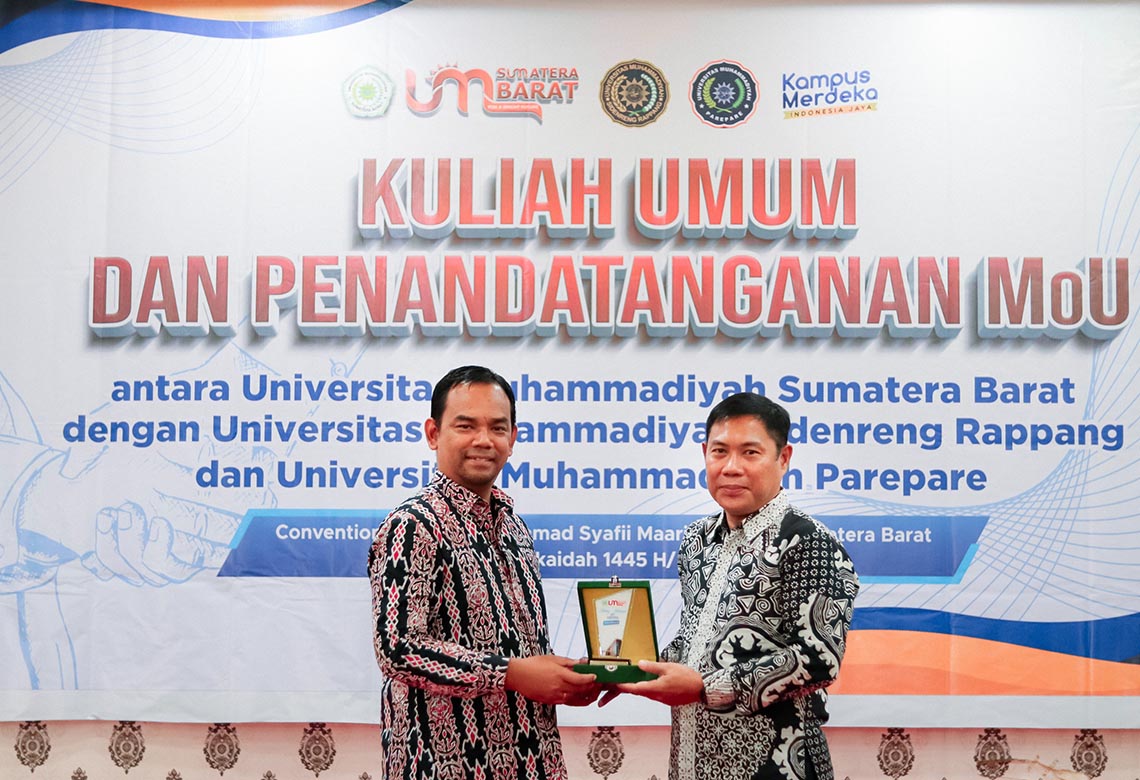 Rektor UM Sidenreng Rappang dan UM Parepare MoU dengan UM Sumbar