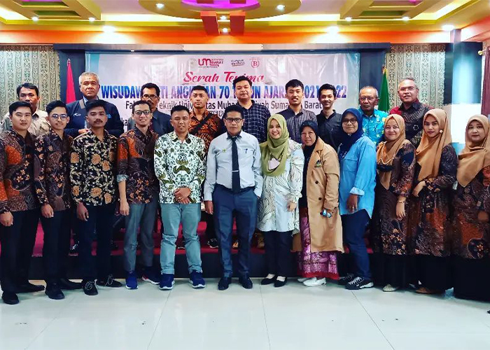 Serah Terima Wisudawan Angkatan 70 Kepada Ikatan Alumni Fakultas Teknik UM Sumatera Barat