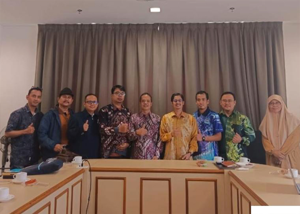 Memberi Pencerahan Kepada Dosen di Negara Jiran